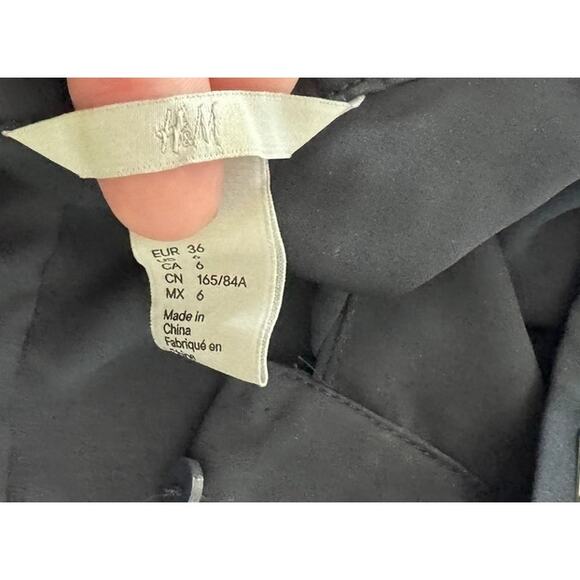 H&M Sleeveless Mock Neck Dress Blouse Dark Navy Blue Size 6 Beaded Neck - Picture 5 of 6